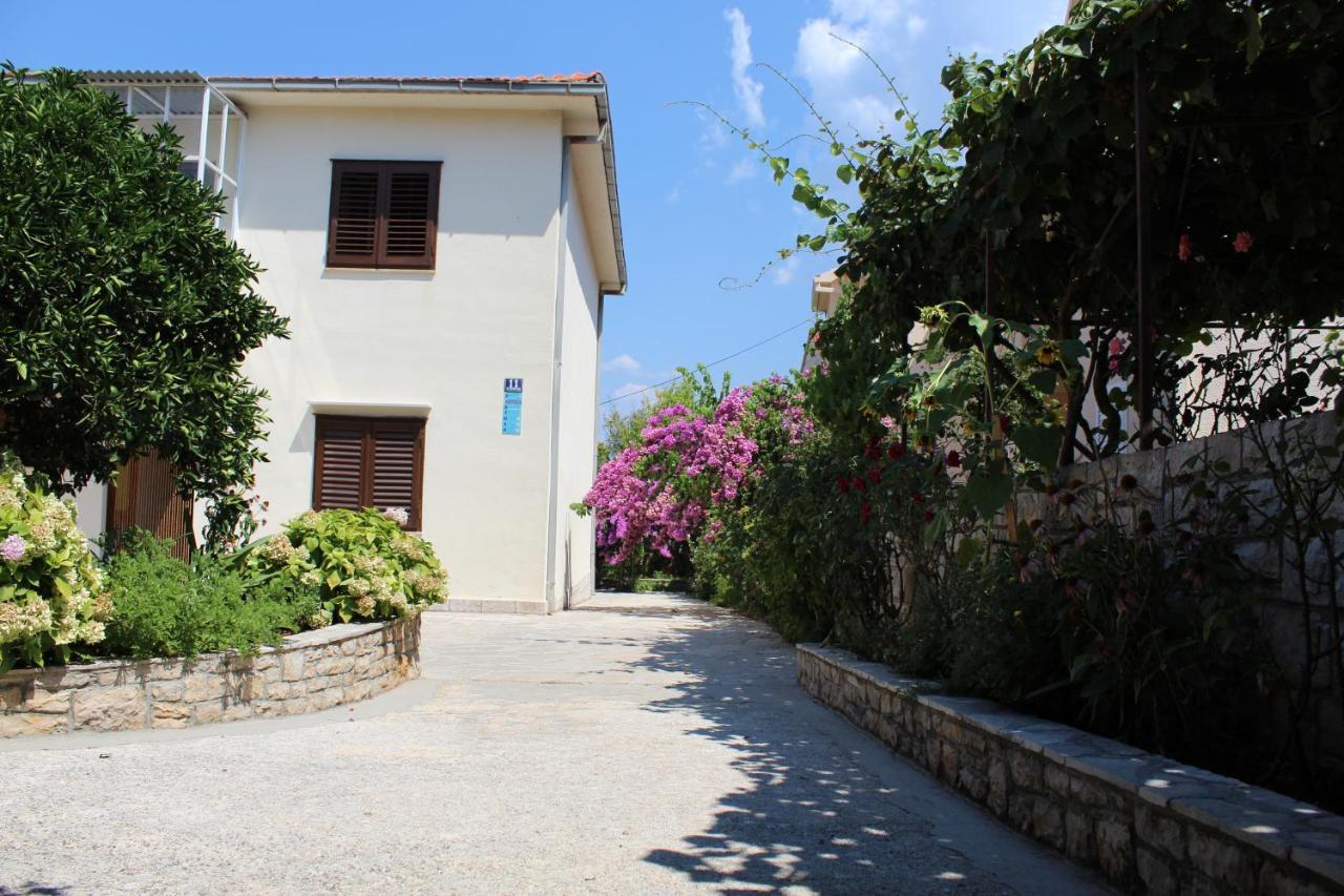 Apartment Antica Supetar Exterior foto