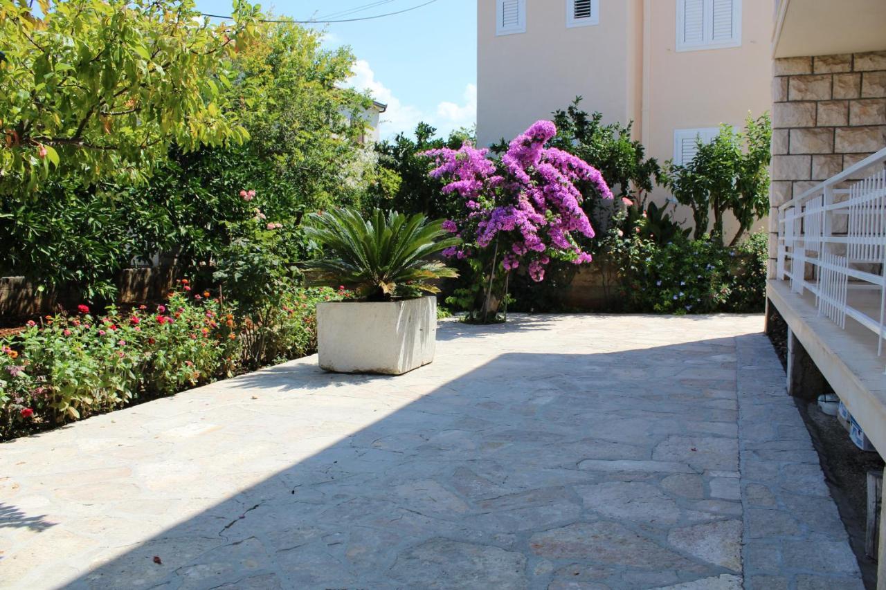 Apartment Antica Supetar Exterior foto